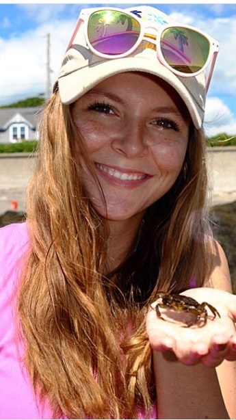 crabs, Maine, summer, sun, invasive, fun, hunting, girl